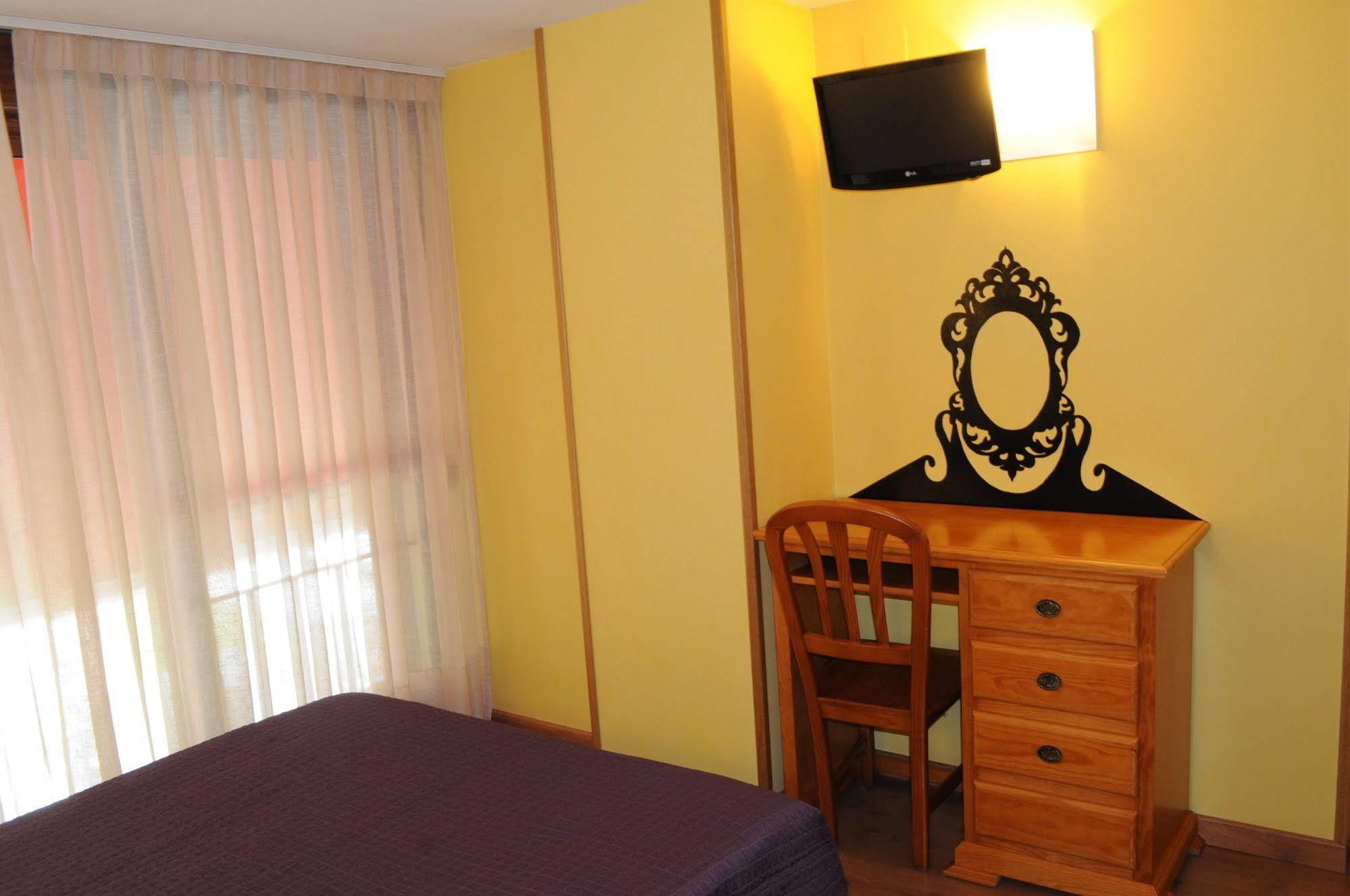 Hotel Brios لوغو المظهر الخارجي الصورة