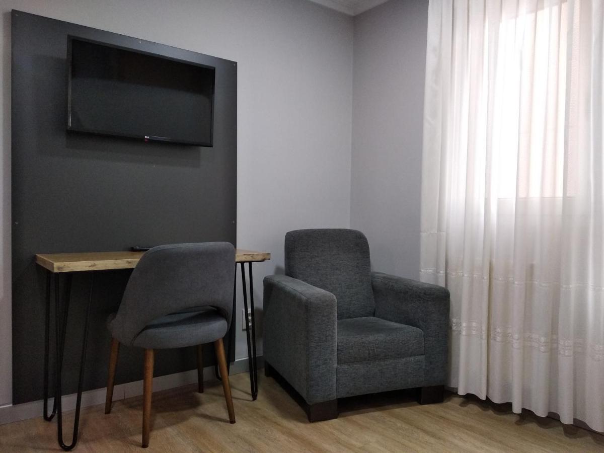 Hotel Brios لوغو المظهر الخارجي الصورة